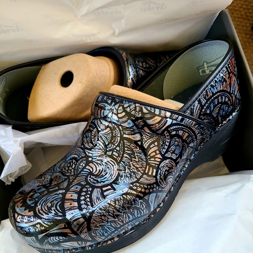 (SOLD) pair Dansko XP 2.0 Patent Fossilized shoe